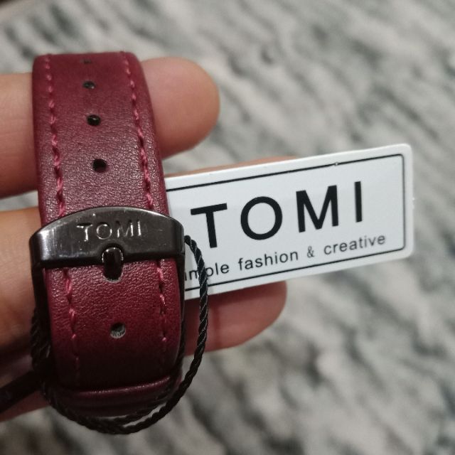 tomi-นาฬิกาสายหนังผู้หญิงผู้ชาย