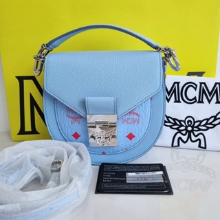 mcm #Patricia Mini Shoulder Bag in Visetosขนาด 7.0 x 18.0 x 17.5 cm
ความยาวสาย 102 cm to 127 cm