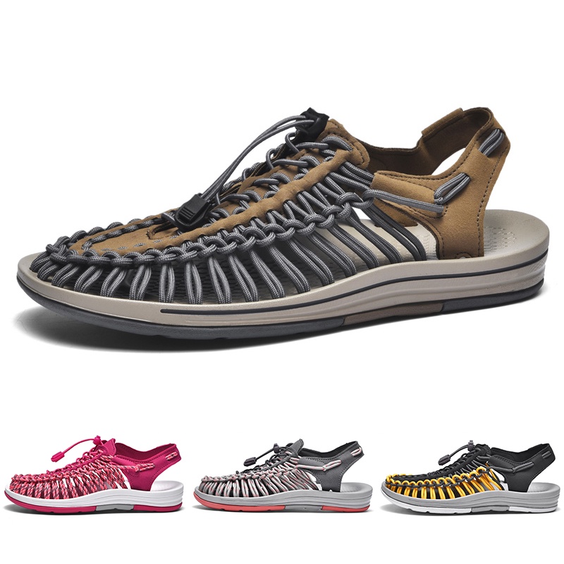 ภาพหน้าปกสินค้ารองเท้าแตะ รองเท้าชายหาด น้ําหนักเบา ระบายอากาศได้ดี เหมาะกับเดินเขากลางแจ้ง แฟชั่นฤดูร้อน สําหรับผู้ชาย และผู้หญิง