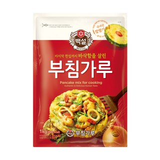 ภาพหน้าปกสินค้าพร้อมส่ง 부침가루 แป้งทำแพนเค้กเกาหลี(พาจอน) CJ Korean Pancake Mix For Cooking 500g/1kg. ซึ่งคุณอาจชอบสินค้านี้