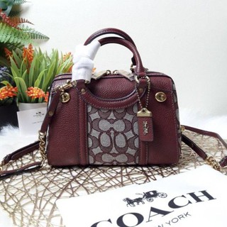 COACH LARK BAG 19 IN SIGNATURE JACQUARD