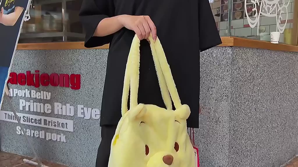 กระเป๋าถือ-กระเป๋าสะพายไหล่-แบบนิ่ม-ขนาดใหญ่-จุของได้เยอะ-ลายการ์ตูนหมีพูห์น่ารัก