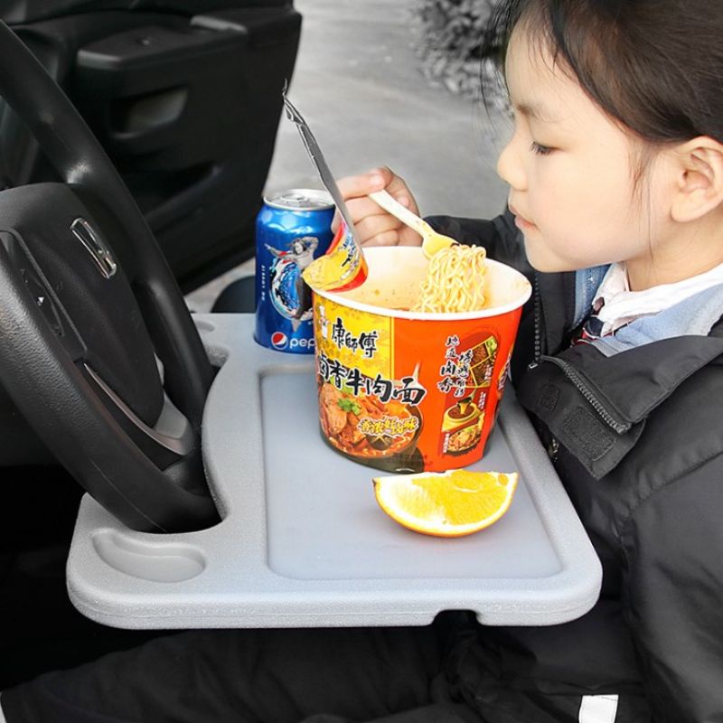 ภาพหน้าปกสินค้า(โค้ด S4YAFL) โต๊ะกินข้าวในรถ ถาดวางของยึดกับพวงมาลัย ที่วางของในรถ ที่วางอาหารยึดพวงมาลัย