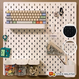 ภาพหน้าปกสินค้าE MEIJIA Pegboard ชั้นวางของ ของแขวน ที่ใส่จดหมาย ไม้หนีบ ที่ใส่ของ สายรัด ตะขอ ที่เกี่ยวข้อง