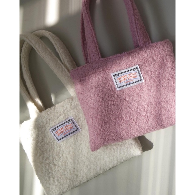 pre-order-mini-wool-bag