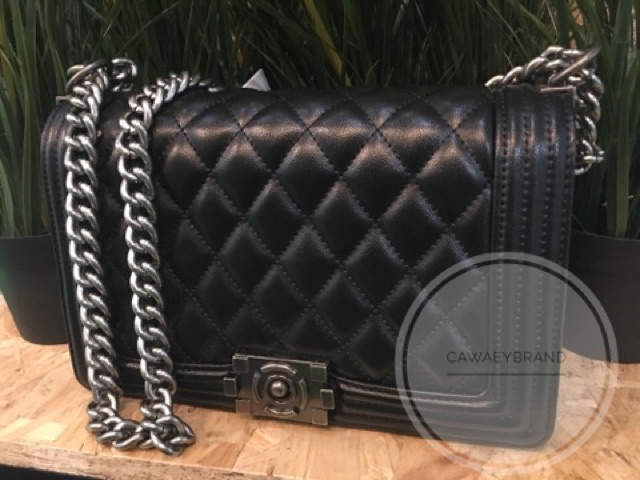 พร้อมส่ง-กระเป๋า-chanel-boy-super-premium-pu-lampskin