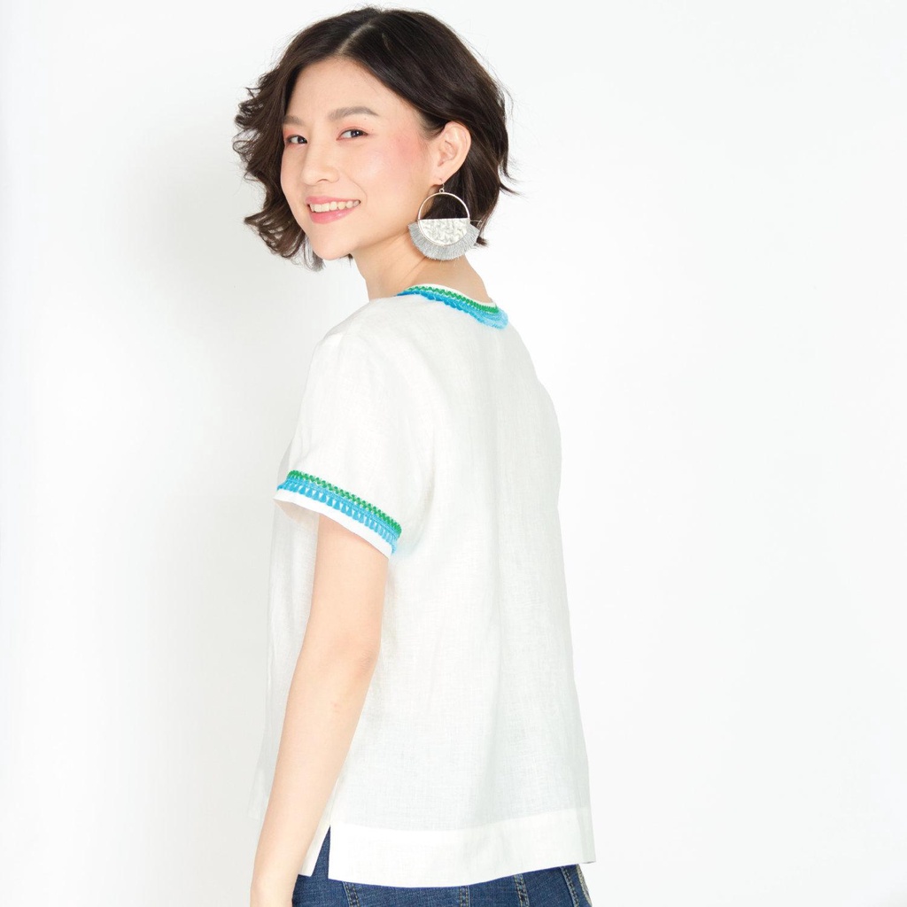 c-amp-d-linen-blouse-เสิ้อเบลาส์-คอปาด-แขนสามส่วน-แต่งเทปพู่สีเขียว-ฟ้า-เนื้อผ้าลินินพรีเมี่ยม-cuafwh