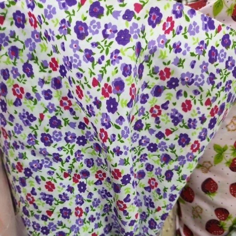 ภาพหน้าปกสินค้าพร้อมส่ง ผ้าทีซีลายดอก สีสวยๆหวานๆ หน้ากว้าง 44/45นิ้ว(110ซม.) จากร้าน kontadpha บน Shopee