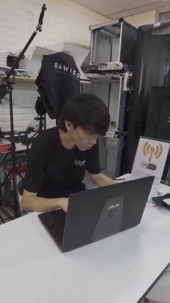 laptop-stand-แท่นวางโน๊ตบุ๊ค-ใช้ได้ทั้งโน๊ตบุ๊คและไอแพด