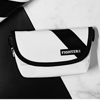 กระเป๋าผ้าใบกันน้ำ-fighter-กระเป๋าสะพายข้าง