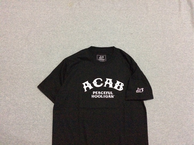 เสื้อยืด-ลาย-peaceful-hooligan-acab-สีดํา