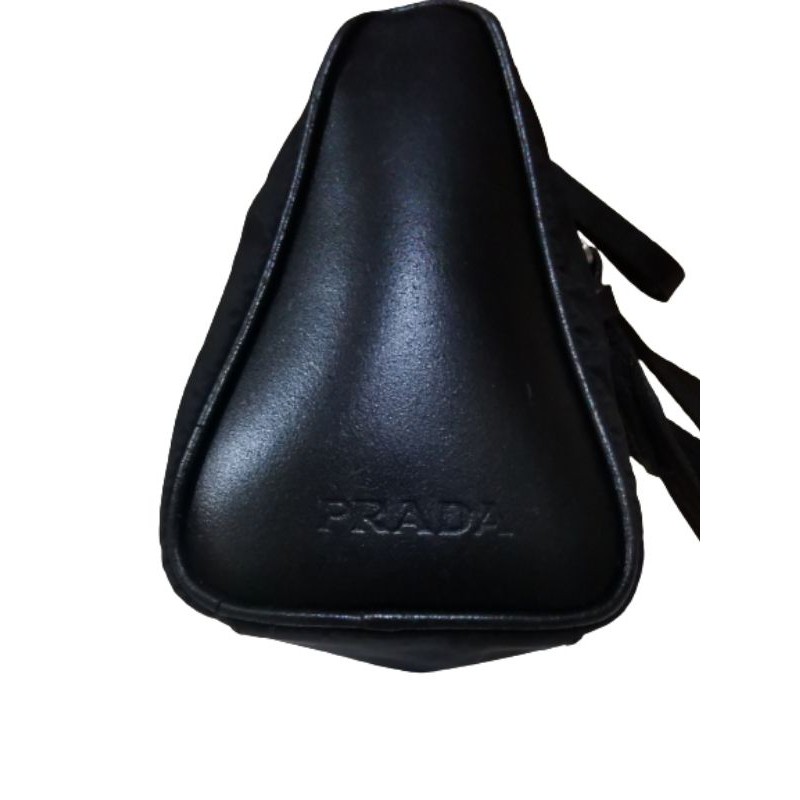 prada-nylon-handle-bag-vintage-made-in-italyมือสอง-ของแท้-กระเป๋าถือผ้าไนล่อน