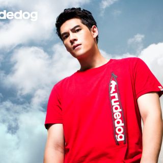 Rudedog เสื้อยืด  รุ่น Zipper สีแดง