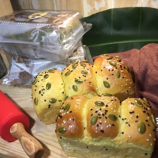 ภาพหน้าปกสินค้าPUMPKIN ฟักทองญี่ปุ่นสีทอง ขนมปังเพื่อสุขภาพ เจ vegan ที่เกี่ยวข้อง
