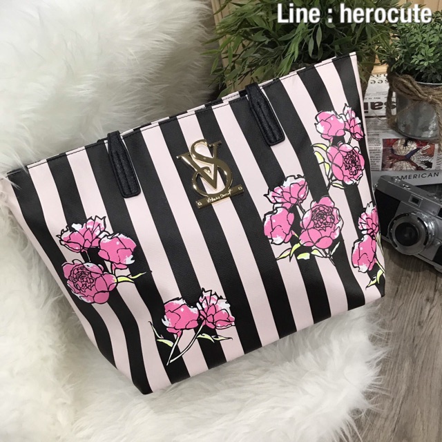 victorias-secret-vintage-flower-print-shoulder-bag-แท้-ราคาถูก