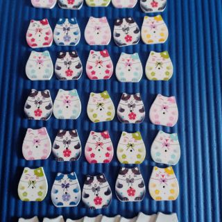 กระดุม  รูปแมวญี่ปุ่น 50ชิ้น/แพ็ค