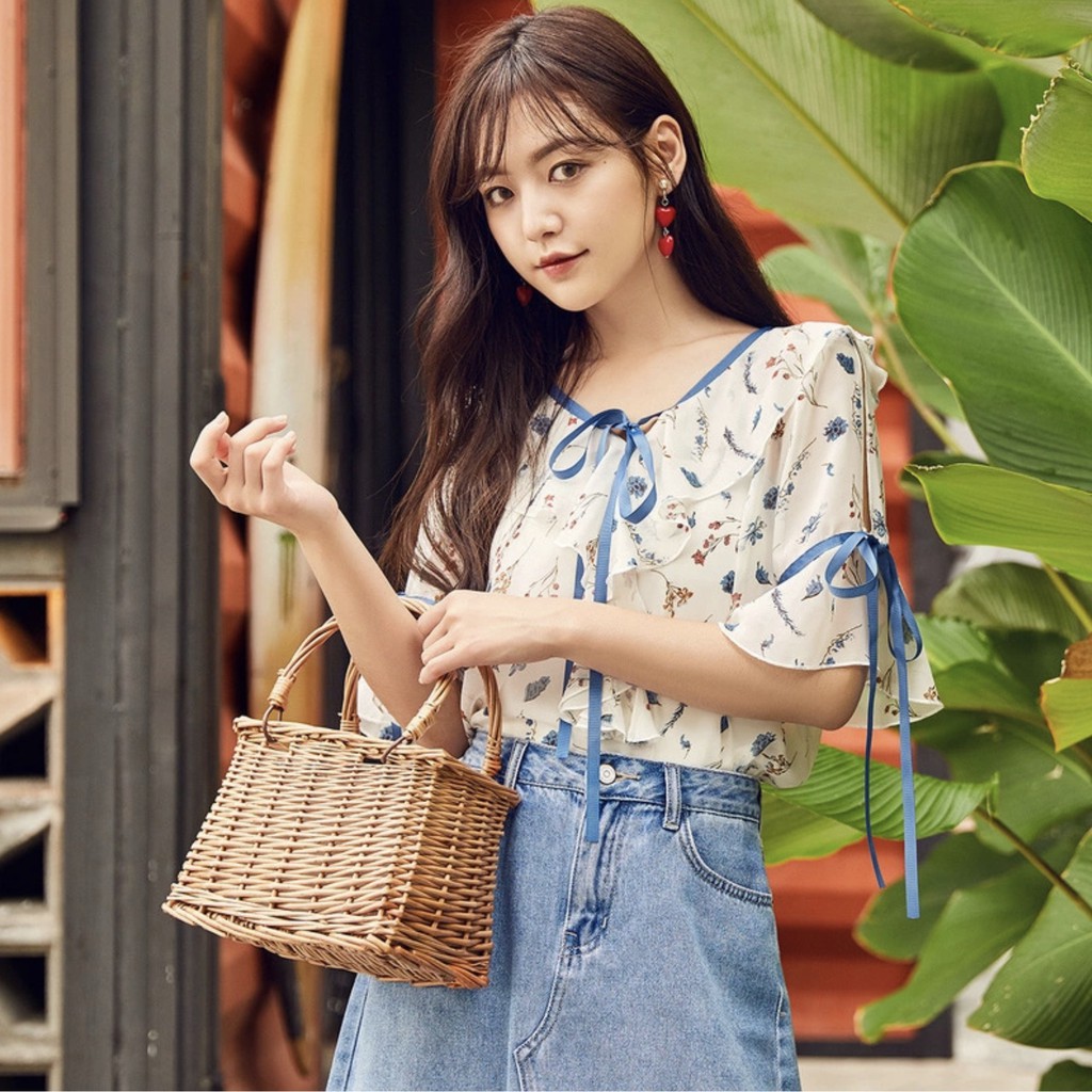 sale-พร้อมส่ง-semir-2019-spring-white-floral-blue-blouse