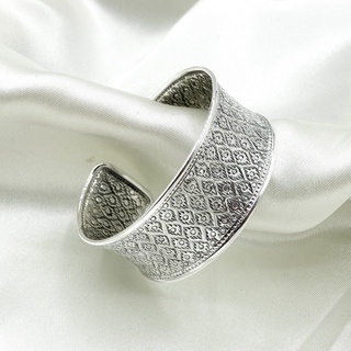 DSP กำไลเงินลายสร้อยดอกหมาก ลายผ้าไหม ทรงอานม้า กำไลเงินแท้ 925 : DSP 925 Sterling Silver Cuff Bangle [GSPP0202]