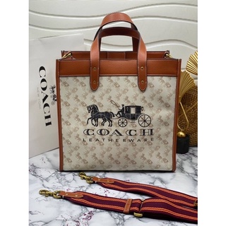 Coach  FIELD TOTE WITH HORSE AND CARRIAGE PRINT AND CARRIAGE BADGE