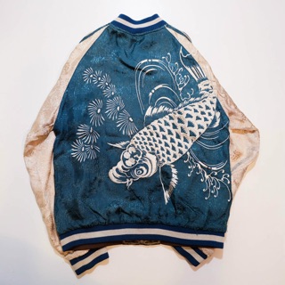 Sukajan jacket ปลาคราฟ&มังกร มือสอง size M (Hight 64.5cm width 52.5cm Arm top 62.5cm Arm bot 53cm)