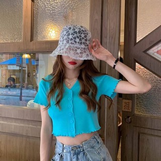 เสื้อกระดุมดีเทลแต่งขอบหยัก Lonny Crop