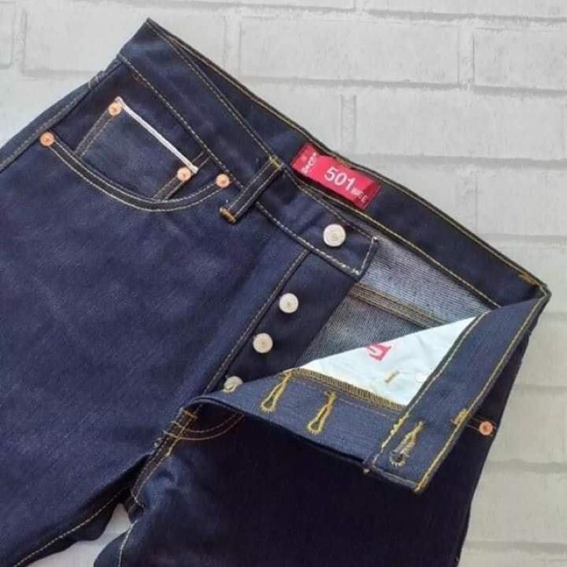 ภาพหน้าปกสินค้ากางเกงยีนส์ Levis 501 Big E ผ้าดิบริมแดง ทรงกระบอก เป้ากระดุม งานสวย ผ้าหนา จากร้าน jeans4u บน Shopee