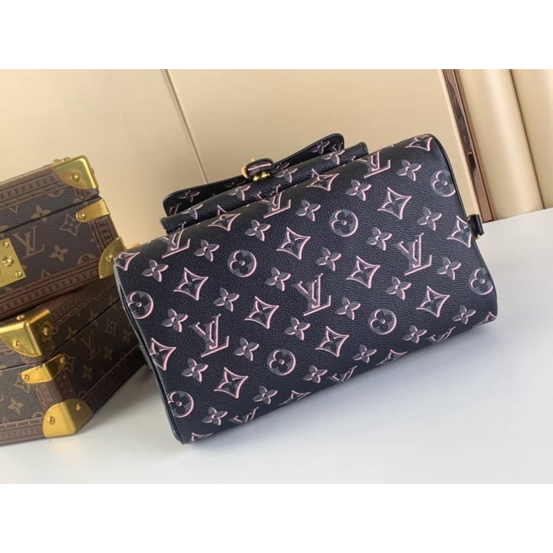 กระเป๋าแบรนด์เนม-กระเป๋าสะพายพร้อมส่ง-new-louis-vuitton-speedy-bandouliere-เทพ