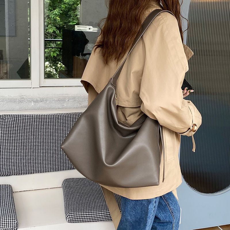 พร้อมส่ง-กระเป๋าสะพาย-milo-bag-รุ่นนี้แนะนำสุดตัว-หนังคุณภาพดีมากก