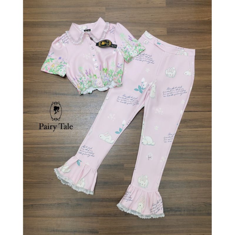 pairytale-set-เสื้อคอปกกระดุมหน้าเอวจั้ม-กางเกงขา8ส่วนปลายขาระบายแต่งขอบลูกไม้