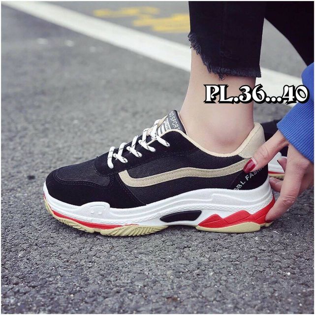 รองเท้าผ้าใบ-36-40-ราคา-650บาท