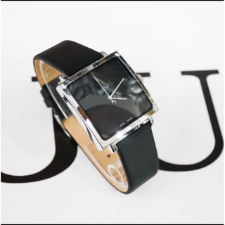 ภาพหน้าปกสินค้าJulius นาฬิกาข้อมือผู้หญิง สายหนัง รุ่น JA-354-black สีดำ พร้อมส่ง ที่เกี่ยวข้อง
