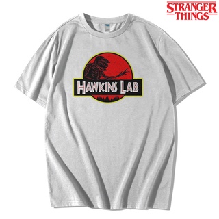 เสื้อยืดโอเวอร์ไซส์เสื้อยืด พิมพ์ลายภาพยนตร์ Stranger Things Hawkins High School Series สําหรับผู้ชายS-3XL