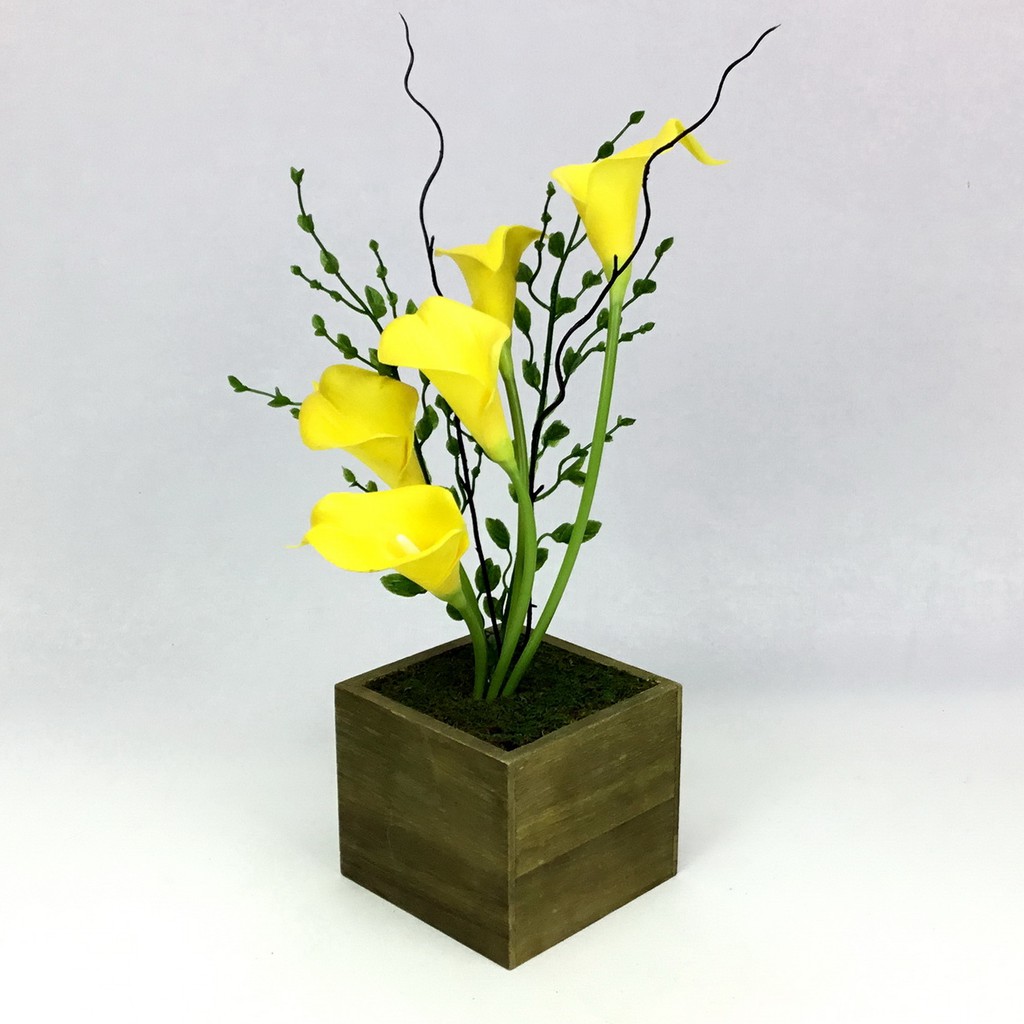 กระถางดอกไม้ประดิษฐ์-ดอกคาล่าลิลลี่สีเหลืองจัดในกระถางไม้-ดอกไม้ปลอมแต่งบ้าน