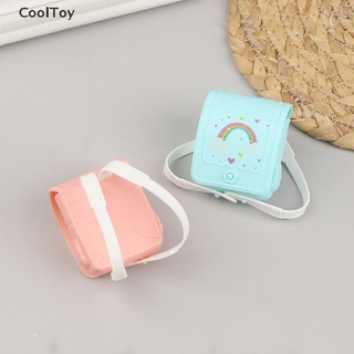 Cooltoy โมเดลกระเป๋าถือ กระเป๋านักเรียน 1:6 1/6 อุปกรณ์เสริม สําหรับตกแต่งบ้านตุ๊กตา 1 ชิ้น