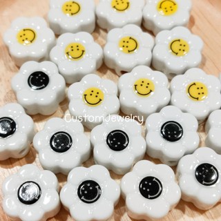 ภาพขนาดย่อของภาพหน้าปกสินค้า(ราคาส่ง) ลูกปัด เซรามิก หน้ายิ้ม ดอกไม้ Smiley DIY ลูกปัดเซรามิก สมายลี่ ลูกปัดหน้ายิ้ม หยินหยาง ลูกปัดดอกไม้ จากร้าน customjews บน Shopee