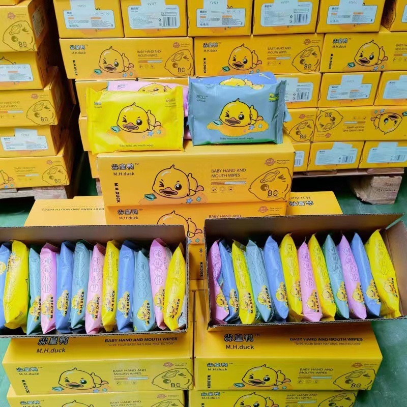 ภาพหน้าปกสินค้าทืชชู่เปียกน้องเป็ด (1ลัง10ห่อ800แผ่น) ราคาสุดคุ้ม ไม่มีสารเคมี เด็กเล็กสามารถใช้ได้ พร้อมส่งที่ไทย จากร้าน koreansistershop บน Shopee
