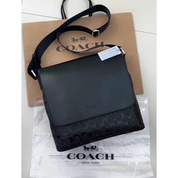 coach-charles-messenger-in-signature-crossgrain-leather
