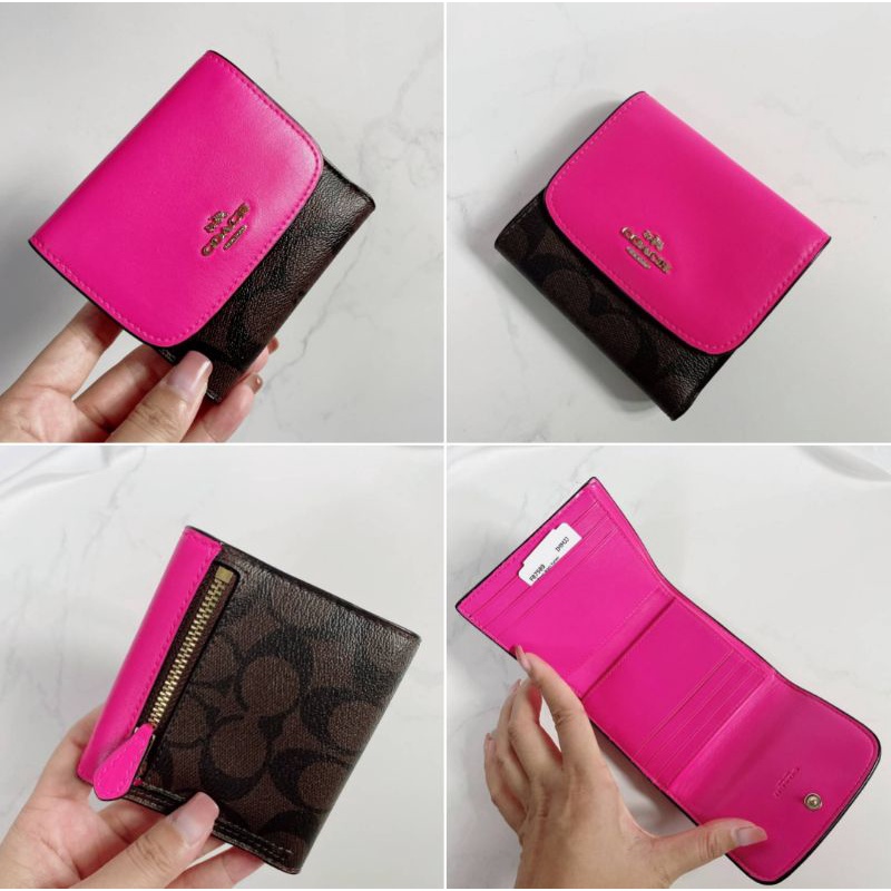 สด-ผ่อน-กระเป๋าสตางค์-3-พับเล็ก-สีน้ำตาลเข้ม-ฝาพับชมพูสด-coach-f87589-small-wallet-in-signature-canvas