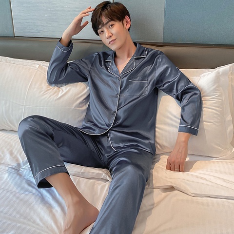 ภาพสินค้าM-4XLราคา ชุดนอนผู้ชายสไตล์เกาหลีสไตล์ ชุดนอนผ้าซาตินเสื้อคาร์ดิแกนกางเกง+เสื้อ จากร้าน dv7_tbqj0x บน Shopee ภาพที่ 1