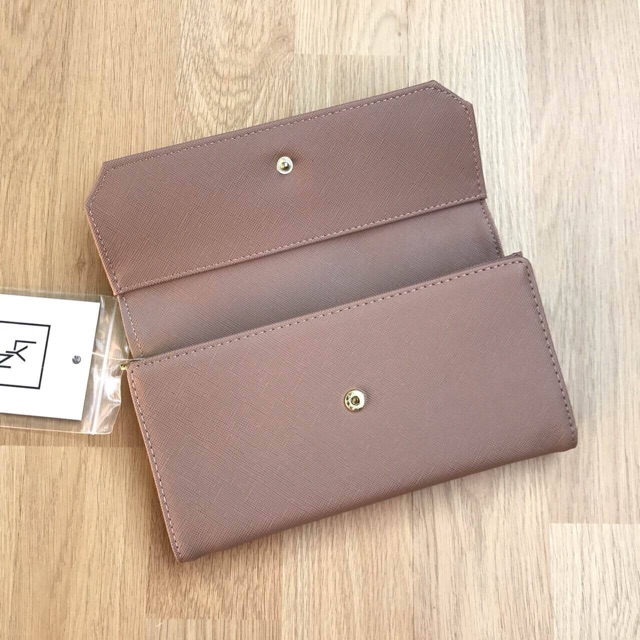 lyn-antronia-long-wallet-outlet-สีคามิโอ้นู๊ด