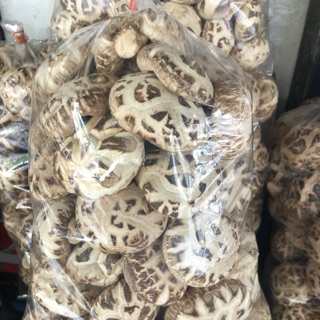 ภาพหน้าปกสินค้าเห็ดหอมญี่ปุ่น พร้อมส่ง（大白花菇 ）ขนาด500g ที่เกี่ยวข้อง