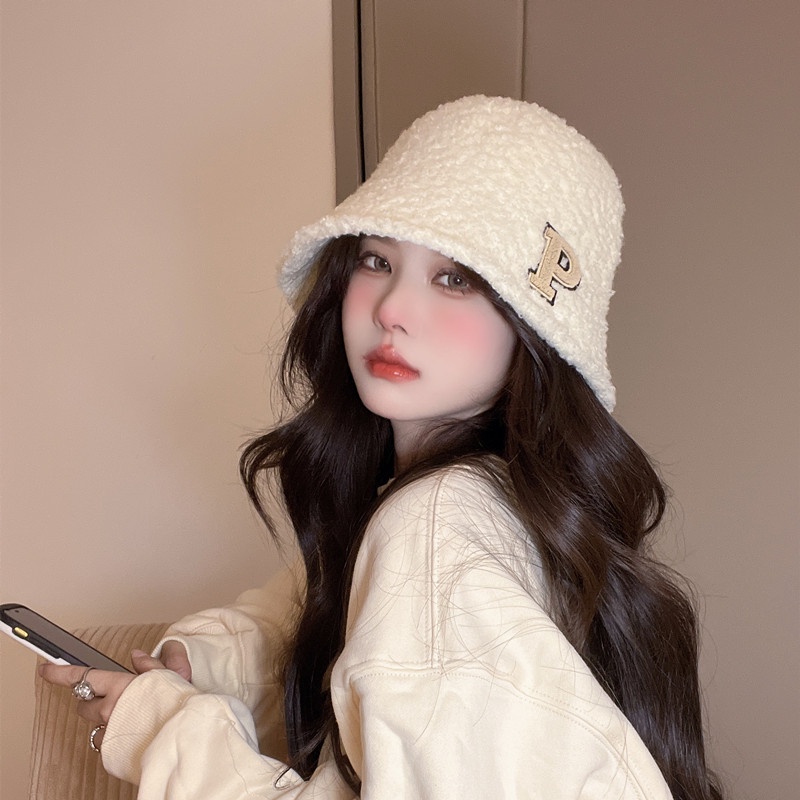 หมวกบักเก็ต-ผ้ากํามะหยี่ขนนิ่ม-ลายตัวอักษร-p-เข้ากับทุกการแต่งกาย-แฟชั่นฤดูใบไม้ร่วง-และฤดูหนาว-สไตล์เกาหลี-และญี่ปุ่น-สําหรับผู้หญิง