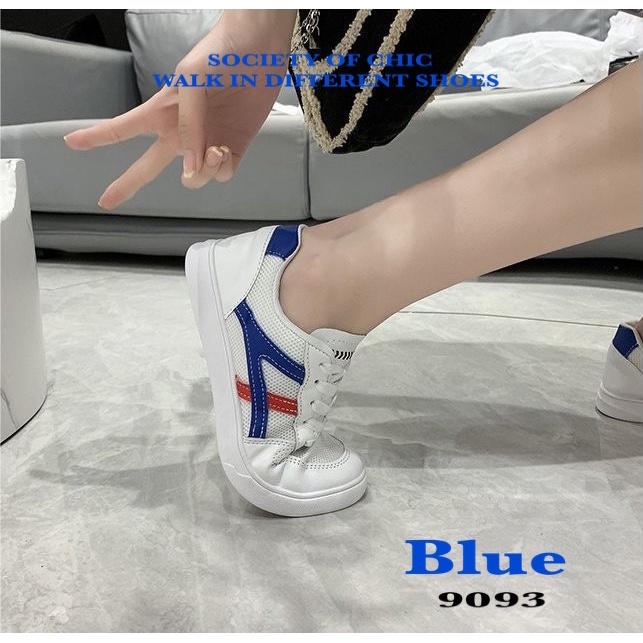 9093-รองเท้าผ้าใบคลาสสิค-ไอเทมที่สาวๆ-ต้องมีติดตู้รองเท้าไว้