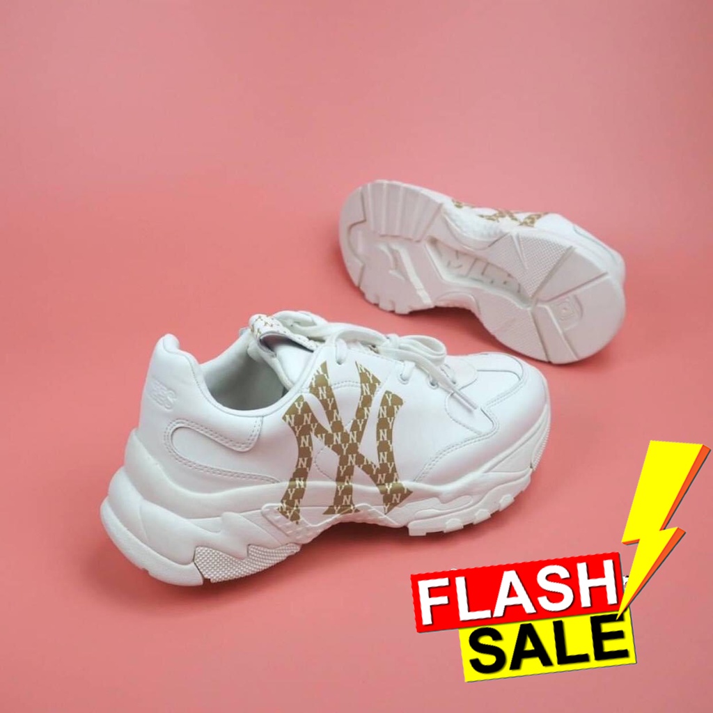 ภาพสินค้าพร้อมส่ง รองเท้าMLB BOSTON รองเท้าลลองหญิง ถ่ายจากสินค้าจริง100% จากร้าน mshose บน Shopee ภาพที่ 3