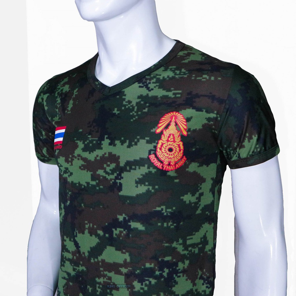ภาพสินค้าเสื้อยืดลายพรางดิจิตอลเขียวเข้ม ทหารบก ทบ. สกรีน กองทัพบก ธงชาติ คอวี (แบรนด์ KING OFFICER A032) จากร้าน thai_army_shop บน Shopee ภาพที่ 2