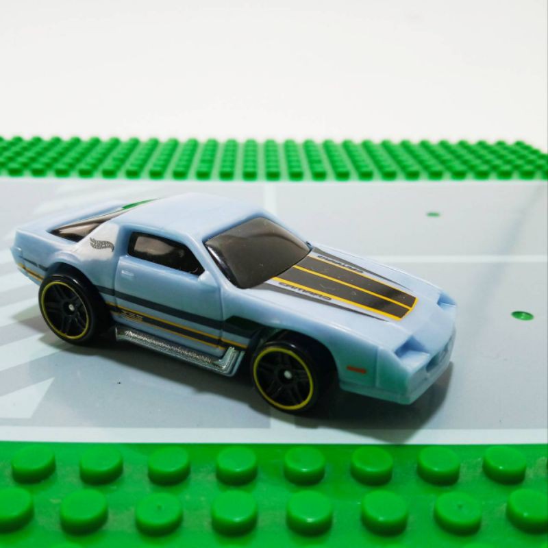 รถ-hotwheels-ของแท้มือสอง-รุ่น-camaro-z28-สภาพใหม่ตั้งโชว์-มีคันเดียวเท่านั้นค่ะ-ราคา-100-บาท