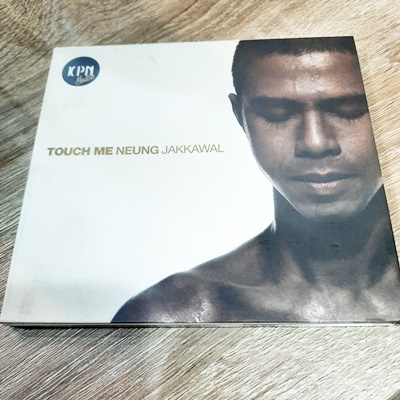 cd-เพลง-หนึ่ง-จักรวาล-touch-me-neung-used-cd-แผ่นทอง-ผลิตปี-2009-สภาพดี-a