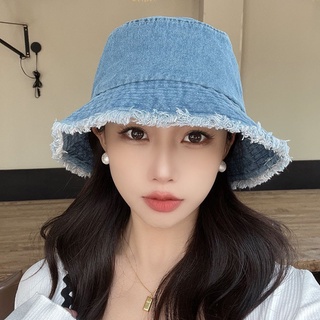 หมวกบักเก็ตยีน กันแดด ขอบดิบ ขนาดเล็ก สีพื้น แฟชั่นฤดูใบไม้ผลิ และฤดูร้อน สไตล์เกาหลีเรโทร สําหรับผู้ชาย และผู้หญิง