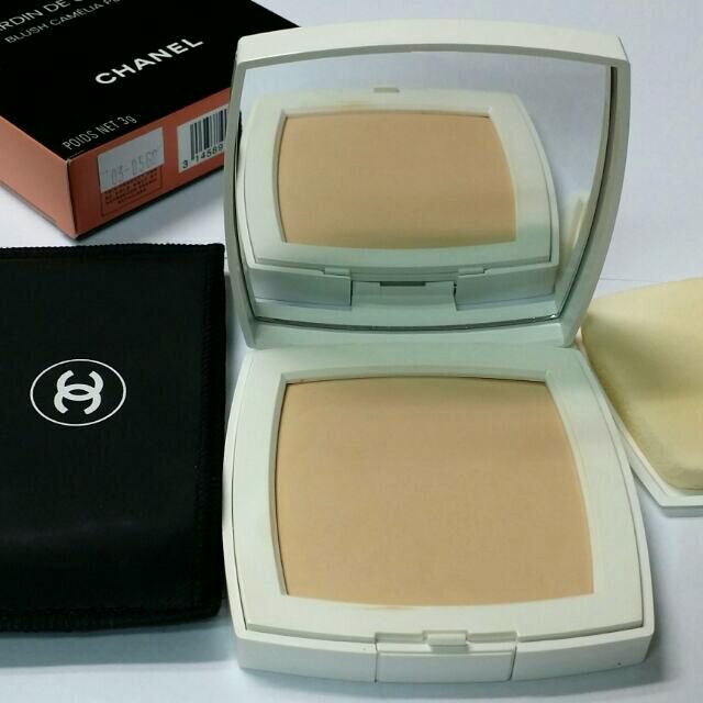 CHANEL DIOR GUERLAIN LA MER on Instagram: READY STOCK! NEW ARRIVAL .  CHANEL LE BLANC WHITENING COMPACT FOUNDATION LONG LASTING RADIANCE-THERMAL  COMFORT SPF 25 / PA+++ PRODUCT LIGHTWEIGHT COMPACT MAKEUP RADIANCE SOFTNESS