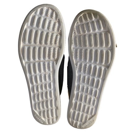 รองเท้าผ้าใบหญิง-reebok-classic-skycape-runaround-2-0-เบอร์-7-5-usa-เบามาก-นุ่มสบายเท้า-มีสายสองสี-เปลี่ยนใช้ได้-มือสอง